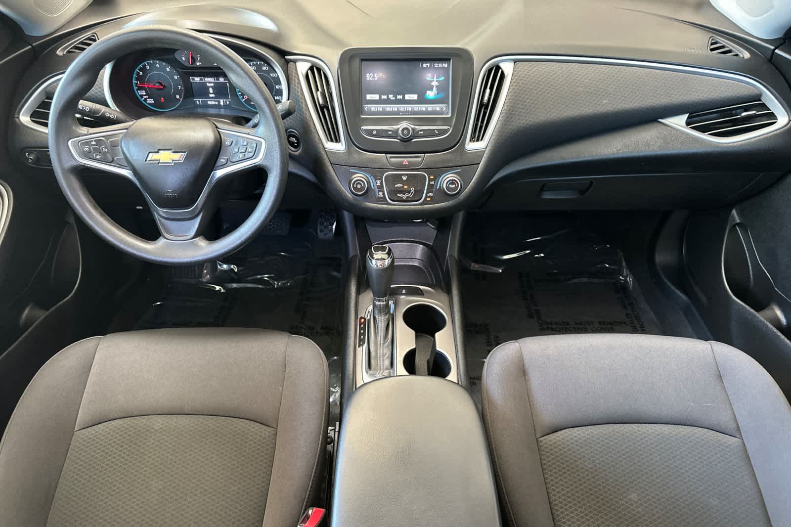 Thumbnail: 2017 Chevrolet Malibu - 3