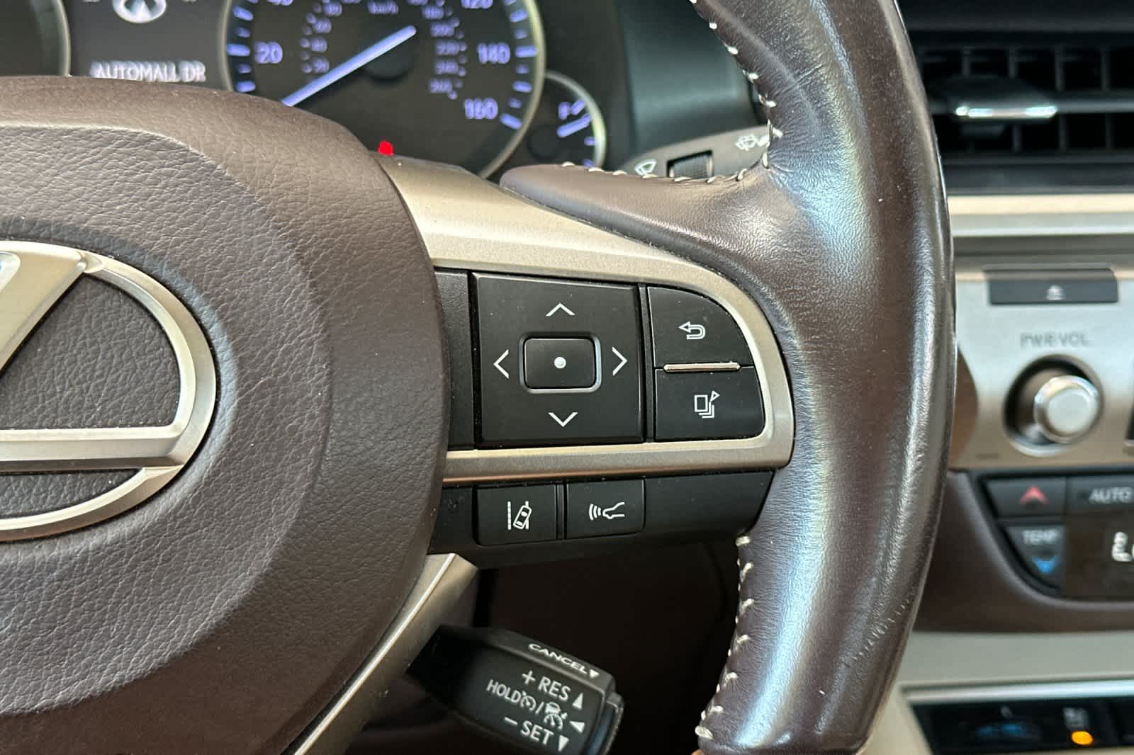 Thumbnail: 2017 Lexus ES - 27