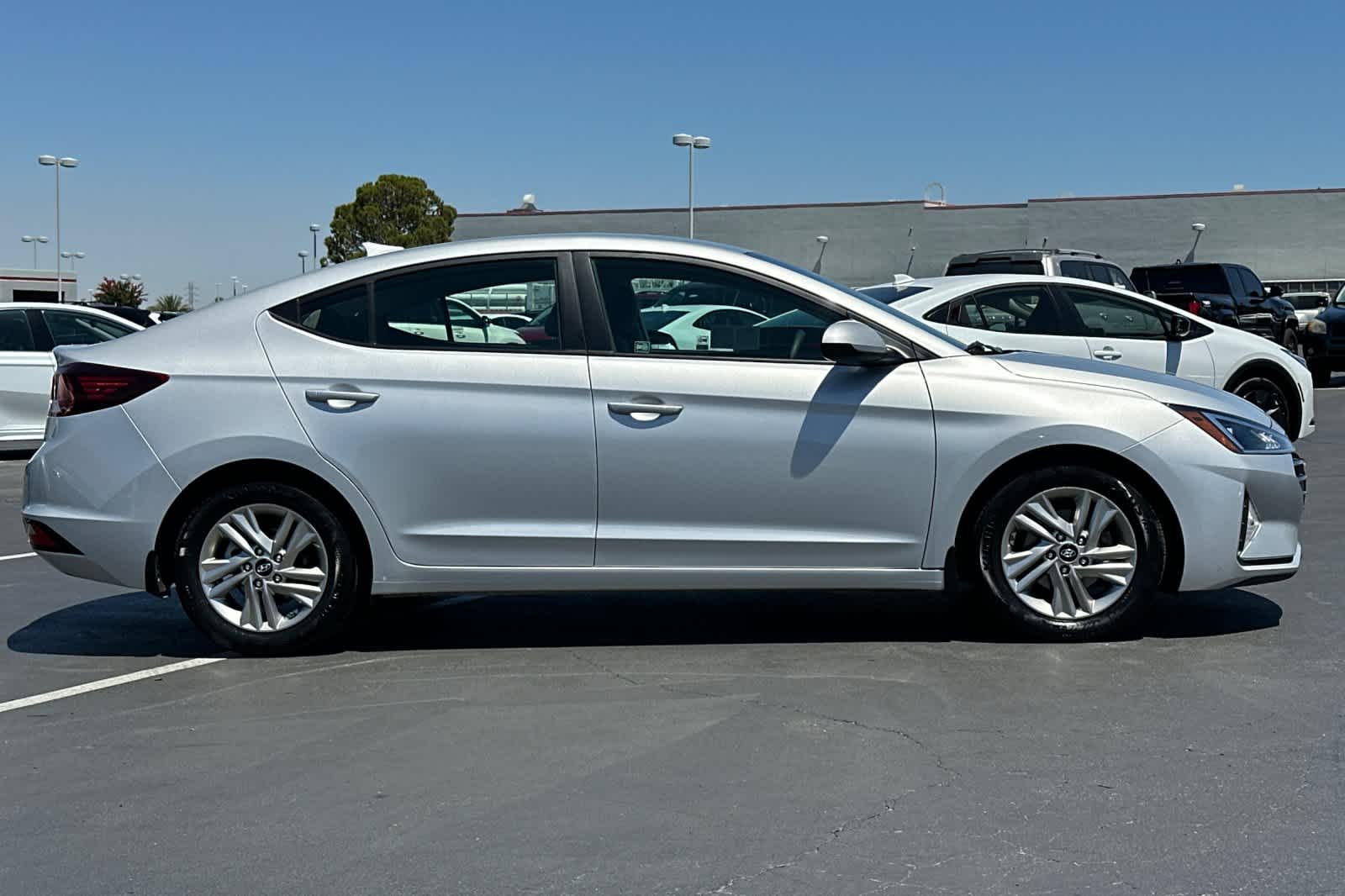Thumbnail: 2020 Hyundai Elantra - 6