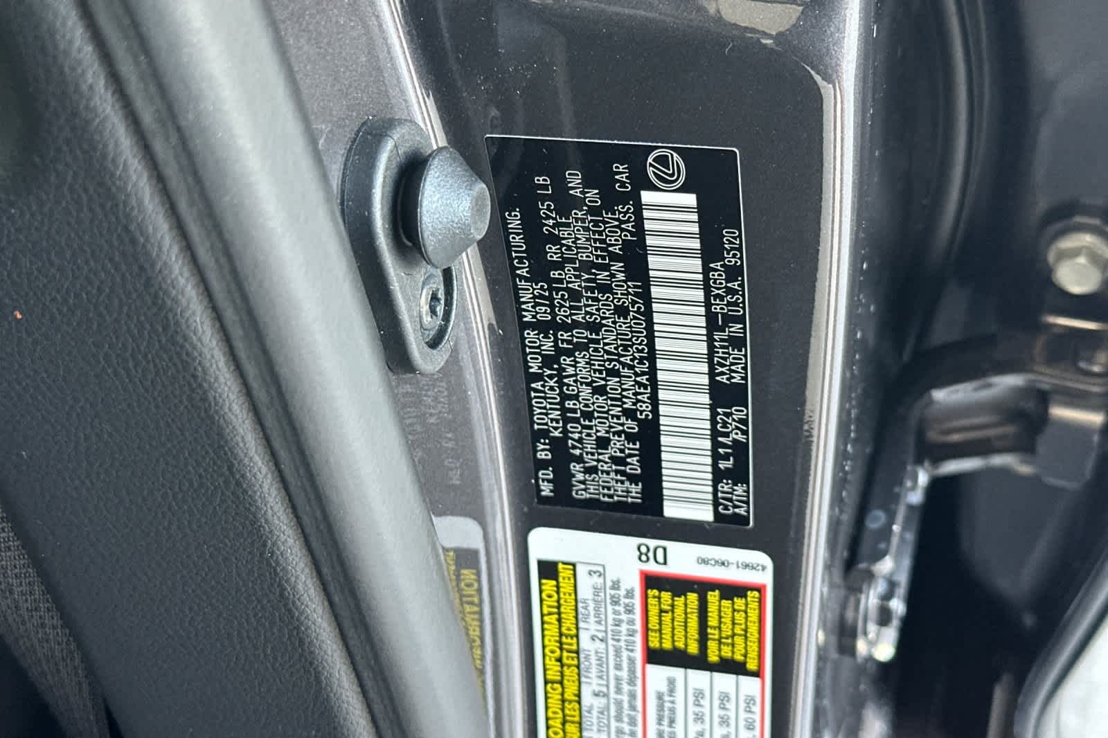 Thumbnail: 2025 Lexus ES - 33