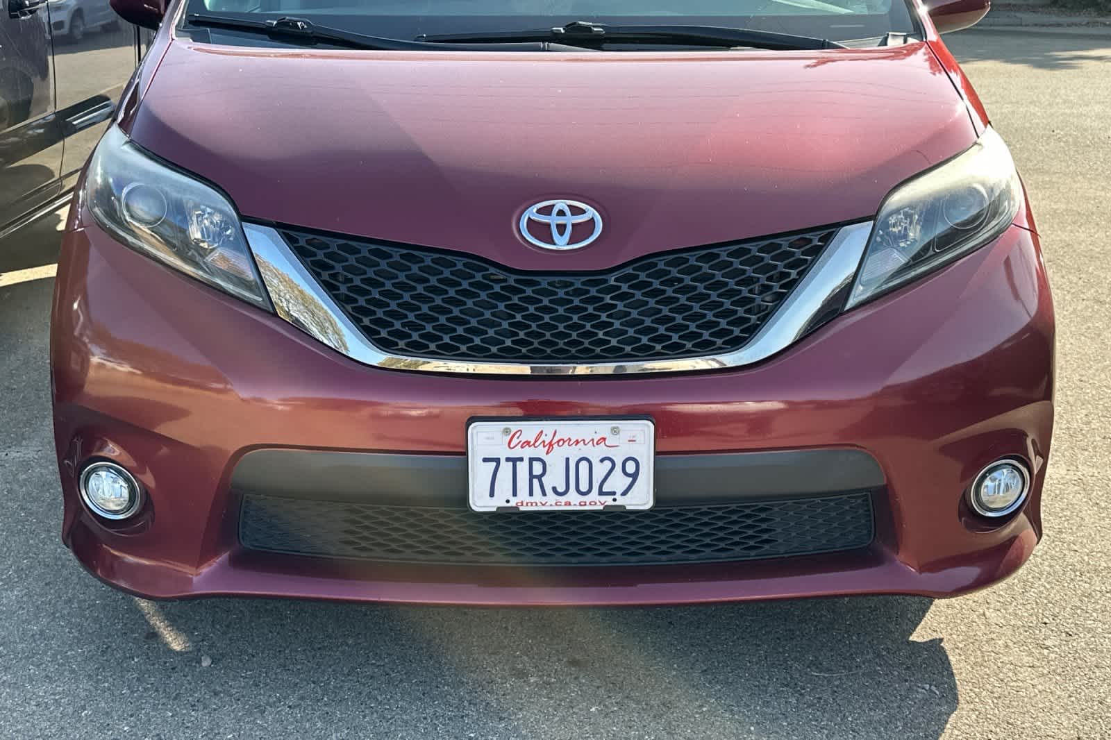 Thumbnail: 2016 Toyota Sienna - 9