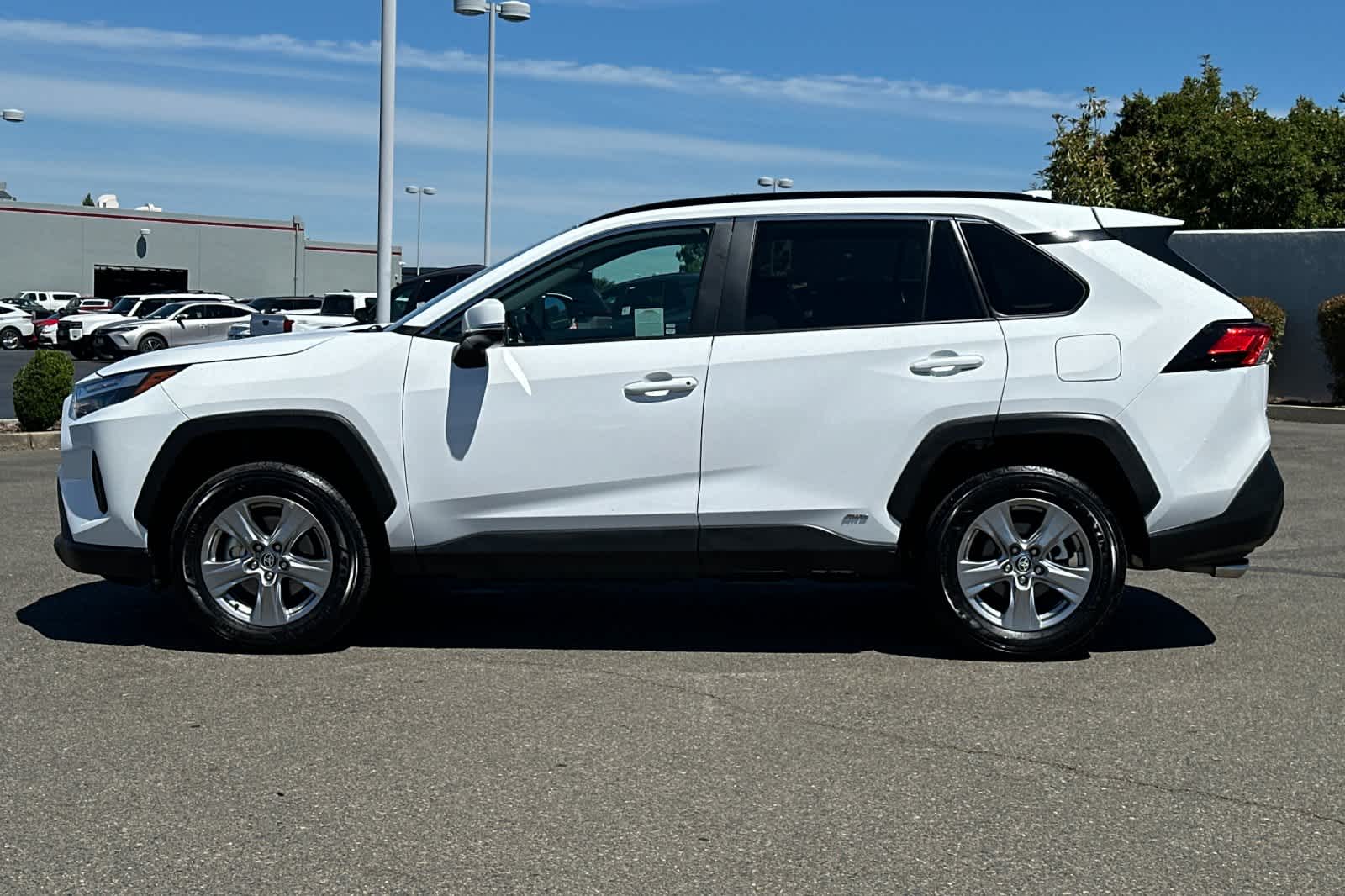 Thumbnail: 2024 Toyota RAV4 - 8