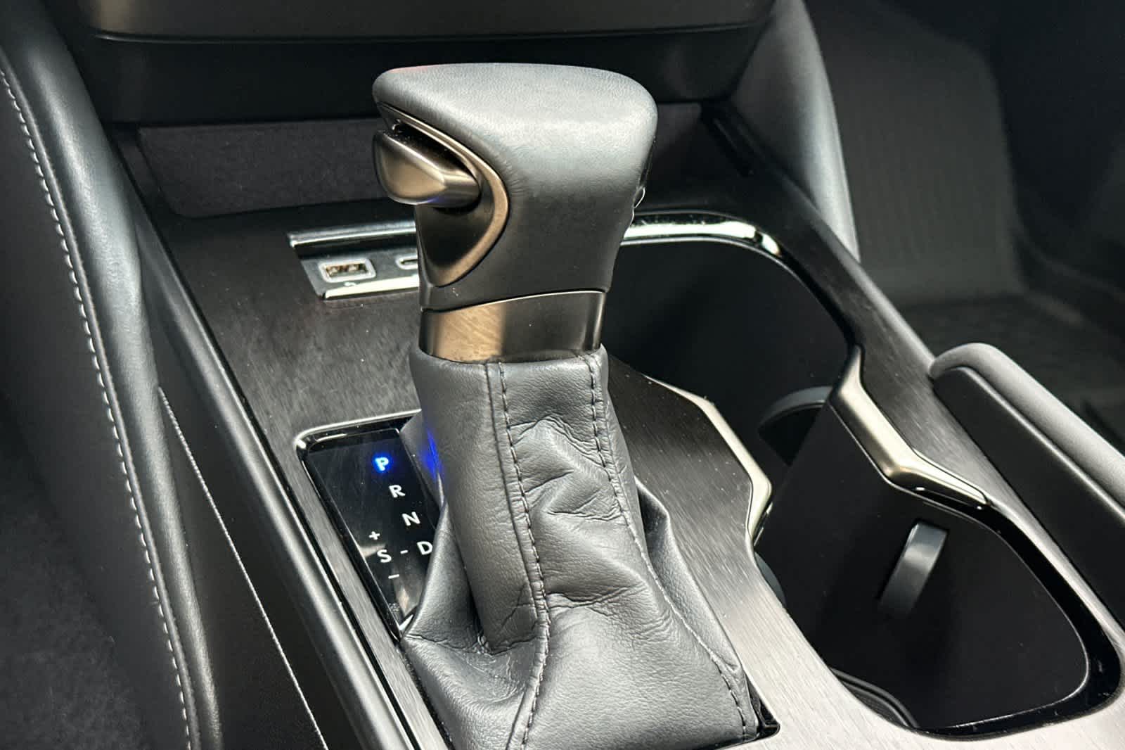 Thumbnail: 2024 Lexus ES - 22