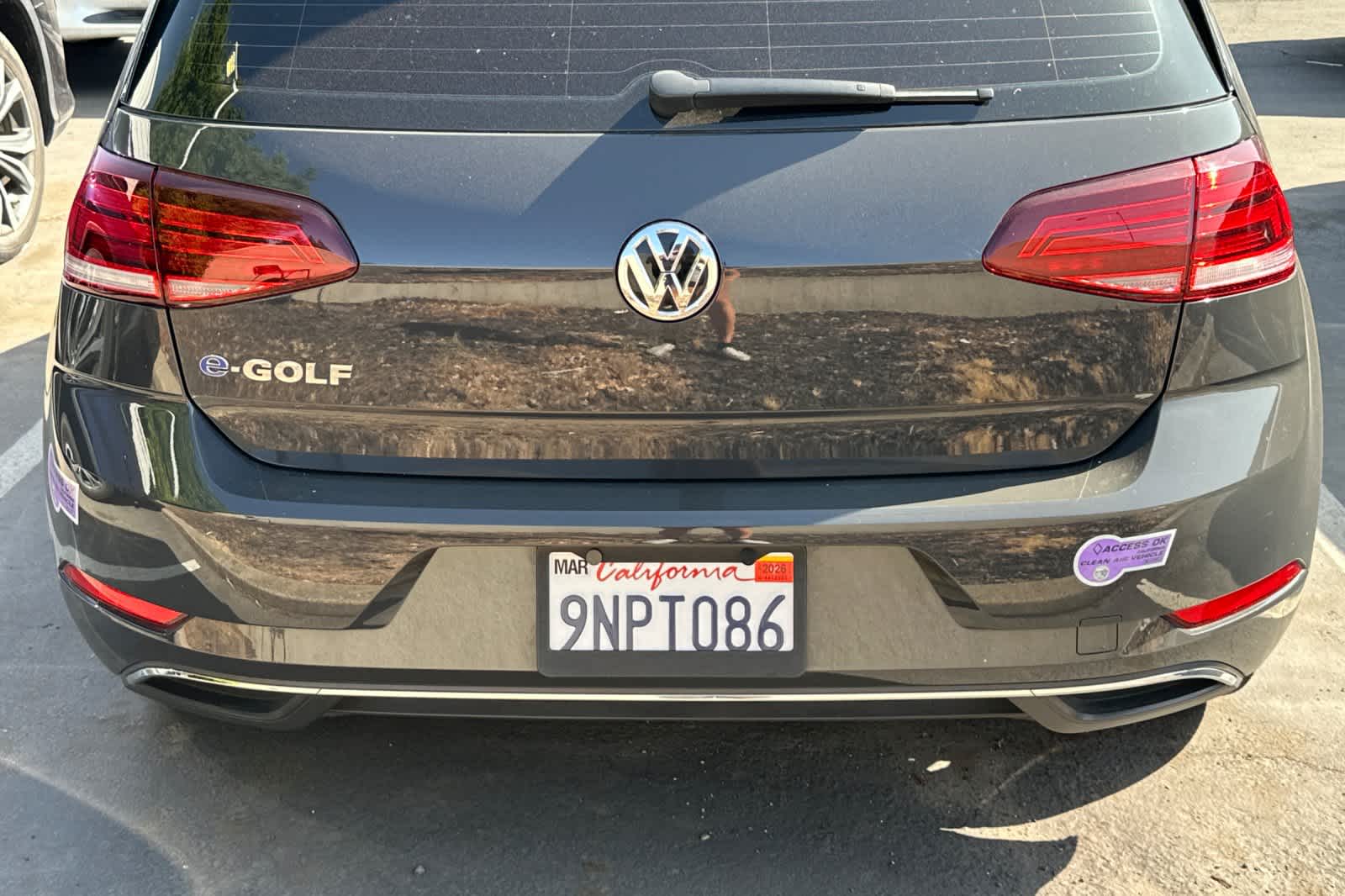 Thumbnail: 2019 Volkswagen e-Golf - 16