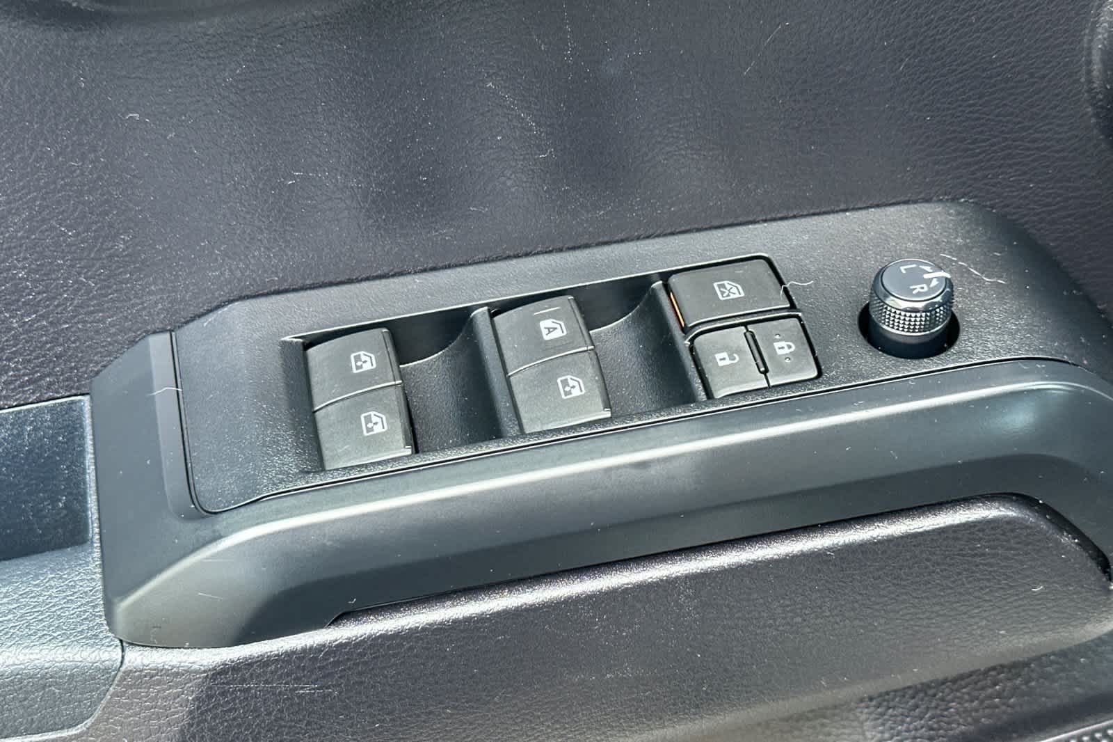 Thumbnail: 2020 Toyota Tacoma - 13