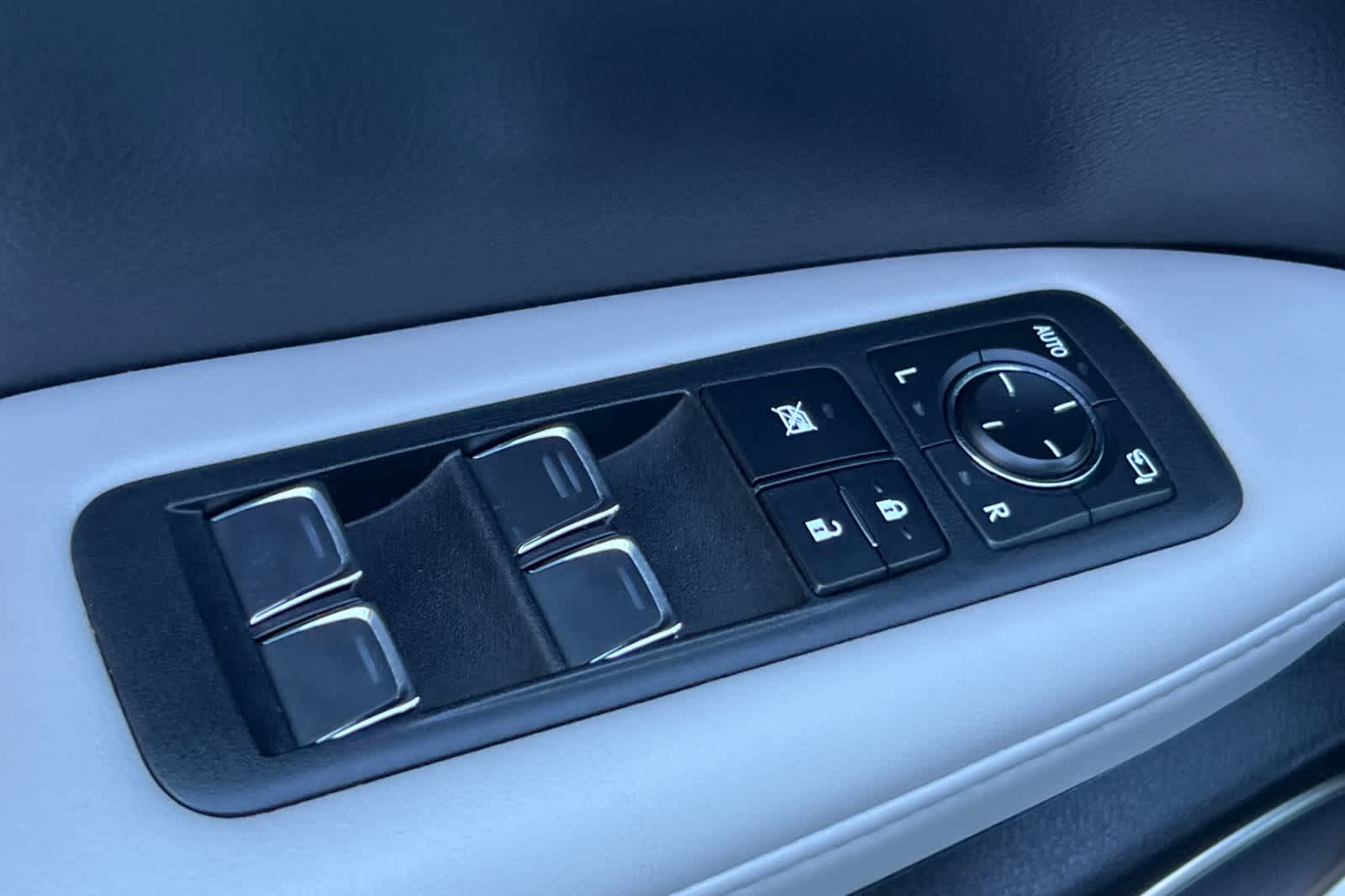 Thumbnail: 2019 Lexus RX - 13