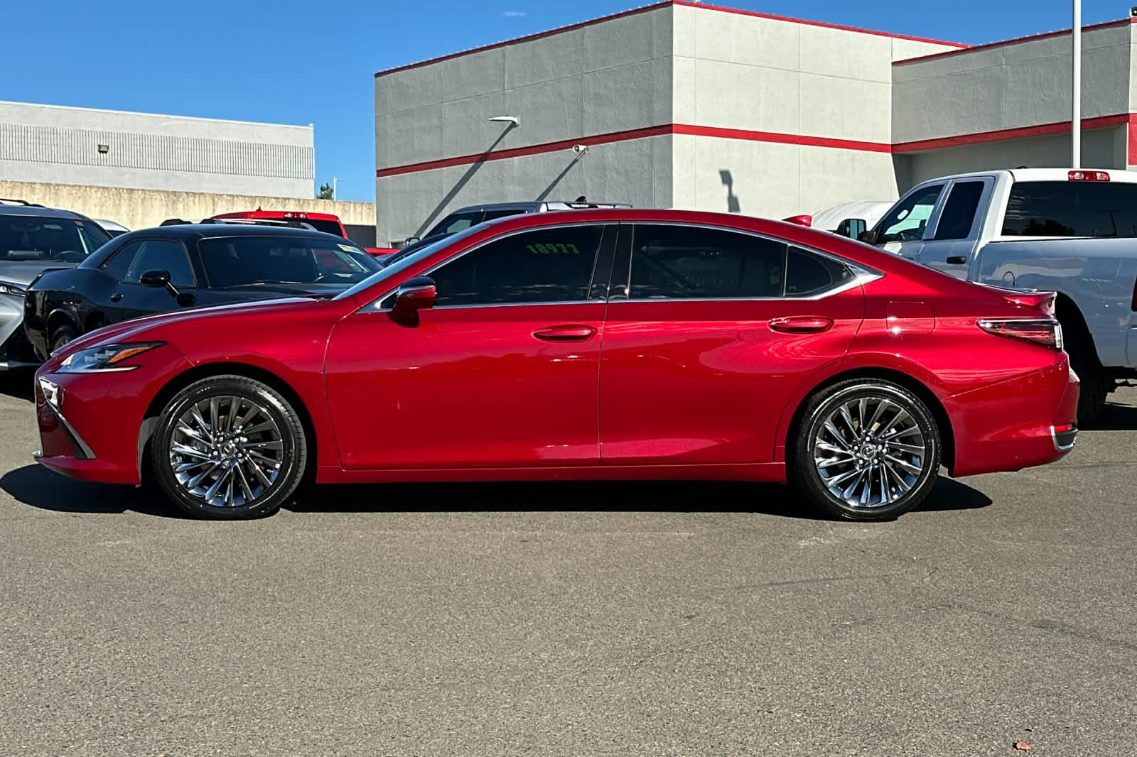 Thumbnail: 2025 Lexus ES - 9