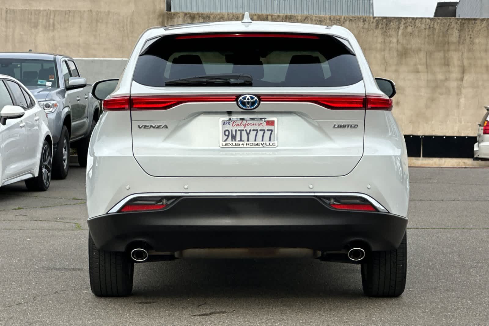 Thumbnail: 2024 Toyota Venza - 8