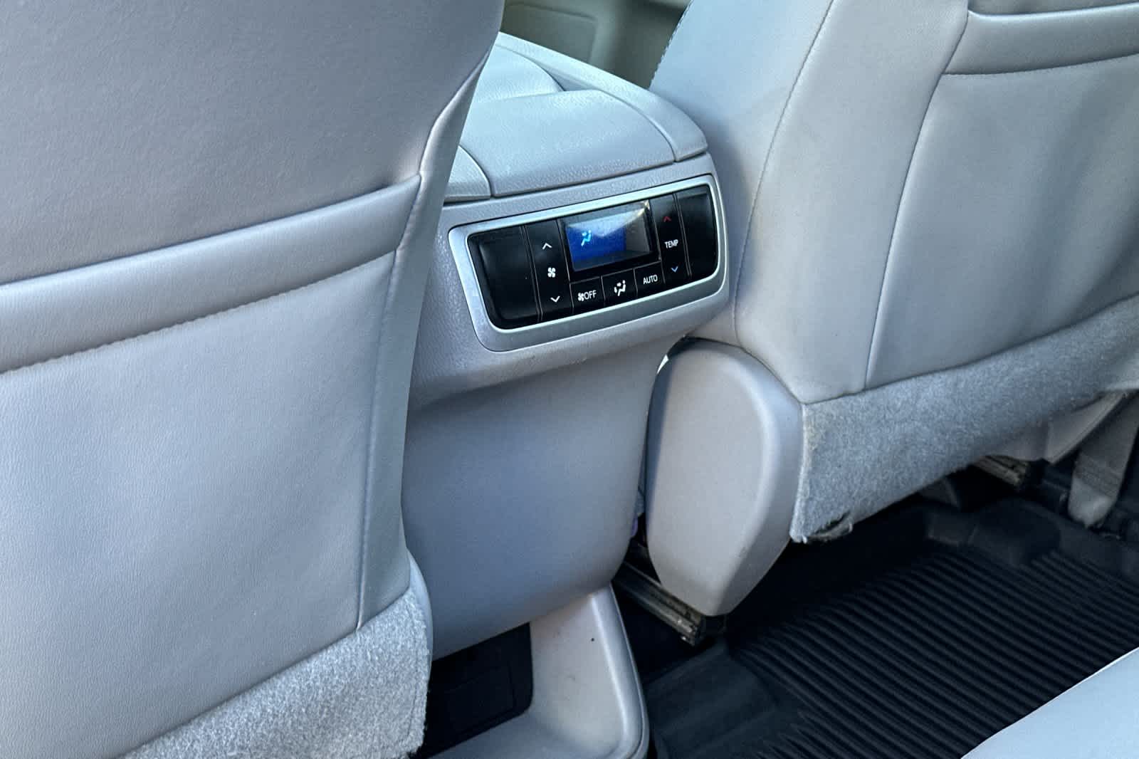 Thumbnail: 2016 Toyota Highlander - 14