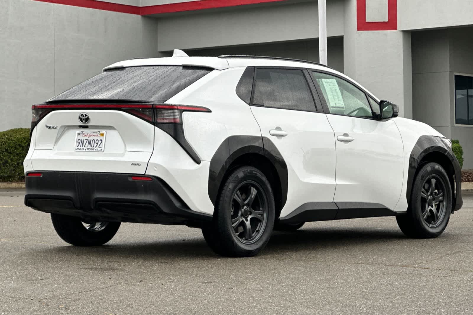 Thumbnail: 2023 Toyota bZ4X - 2