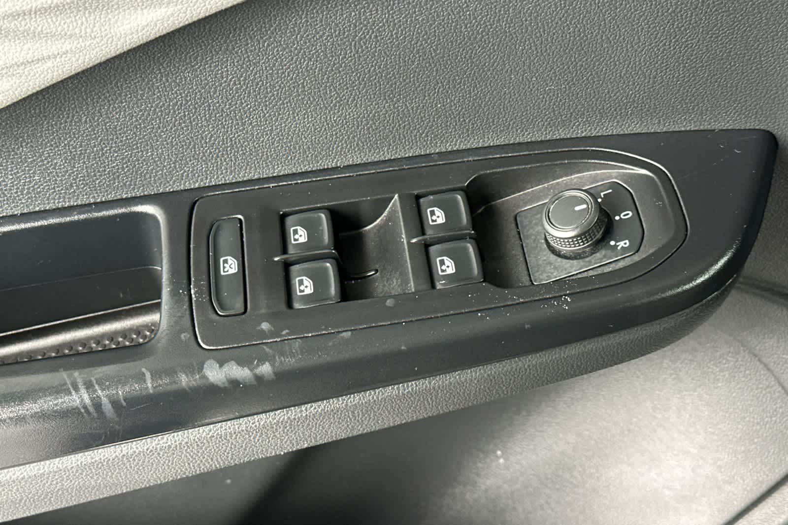 Thumbnail: 2024 Volkswagen Taos - 13