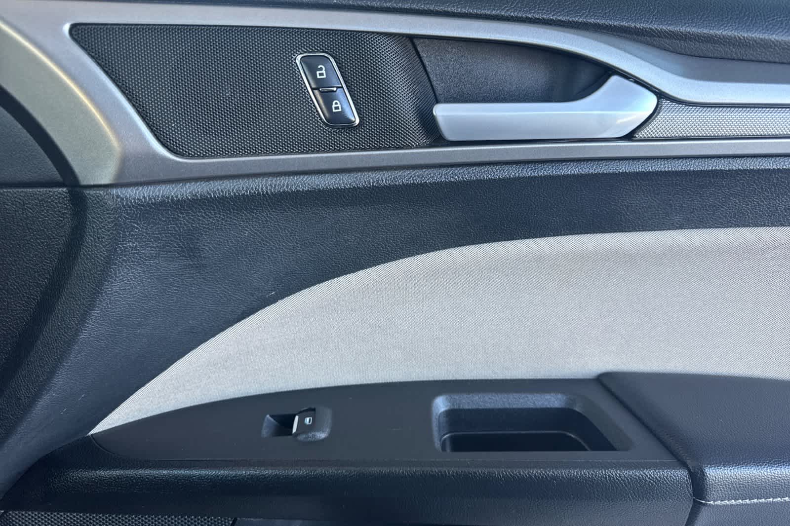 Thumbnail: 2018 Ford Fusion - 17