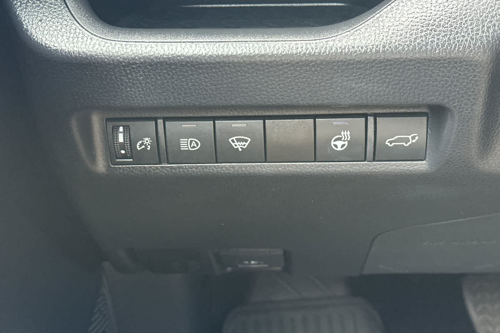 Thumbnail: 2022 Toyota RAV4 - 30