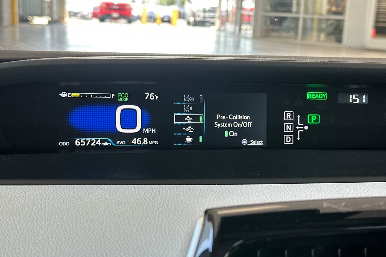 2016 Toyota Prius Three 28