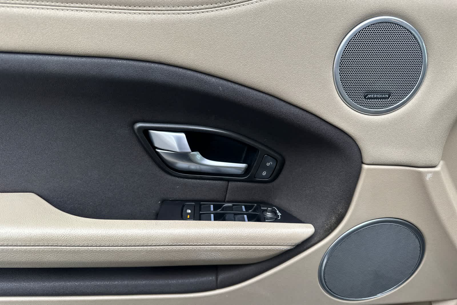 Thumbnail: 2016 Land Rover Range Rover Evoque - 12