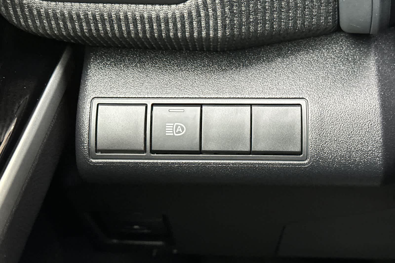 Thumbnail: 2023 Toyota bZ4X - 30