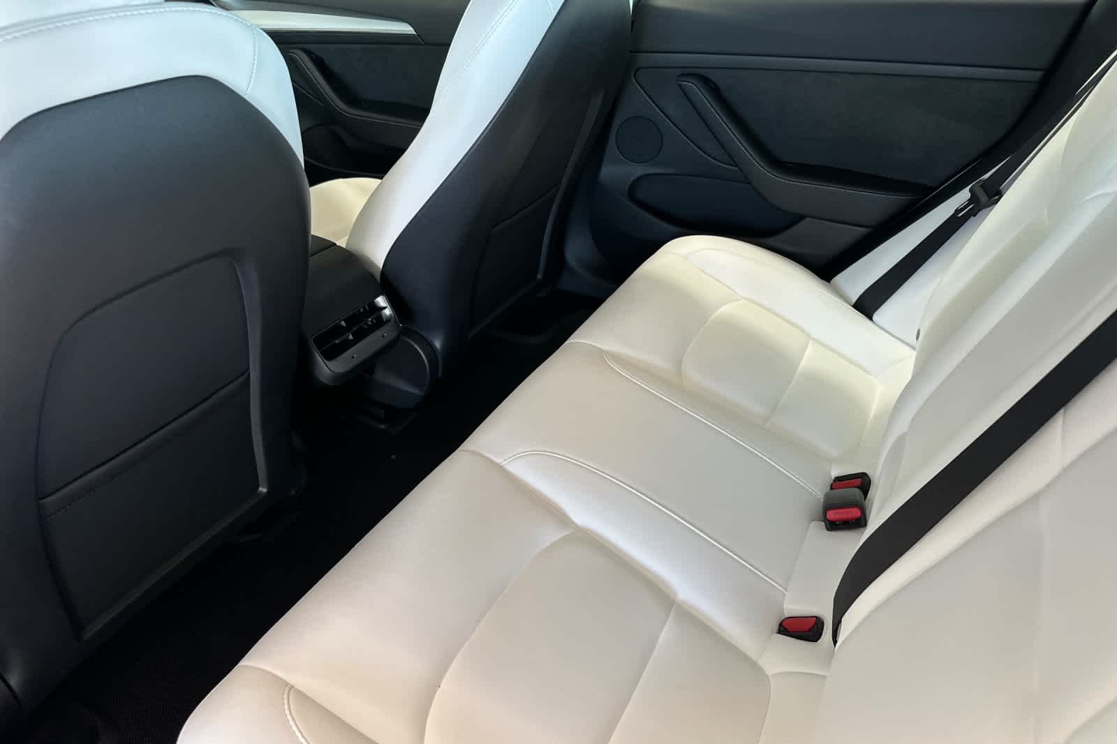 2023 Tesla Model 3  4