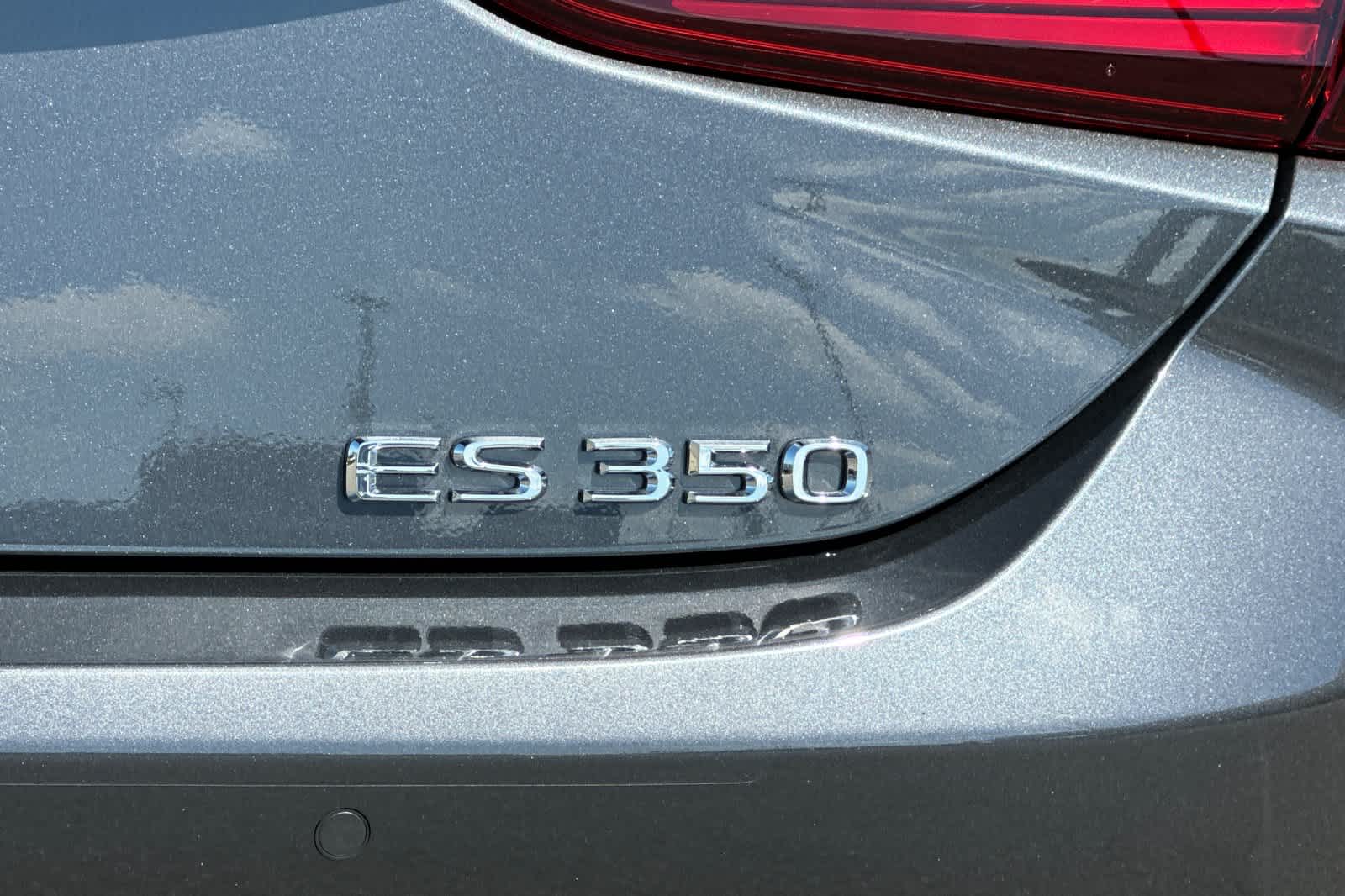 Thumbnail: 2025 Lexus ES - 31