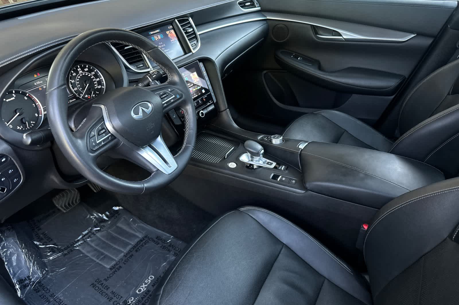 Thumbnail: 2022 INFINITI QX50 - 10