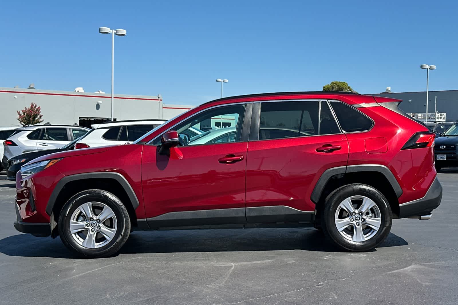 Thumbnail: 2022 Toyota RAV4 - 9