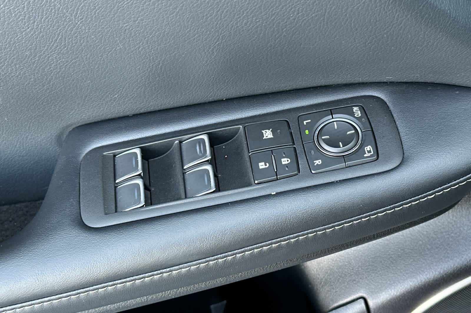 Thumbnail: 2022 Lexus RX - 13