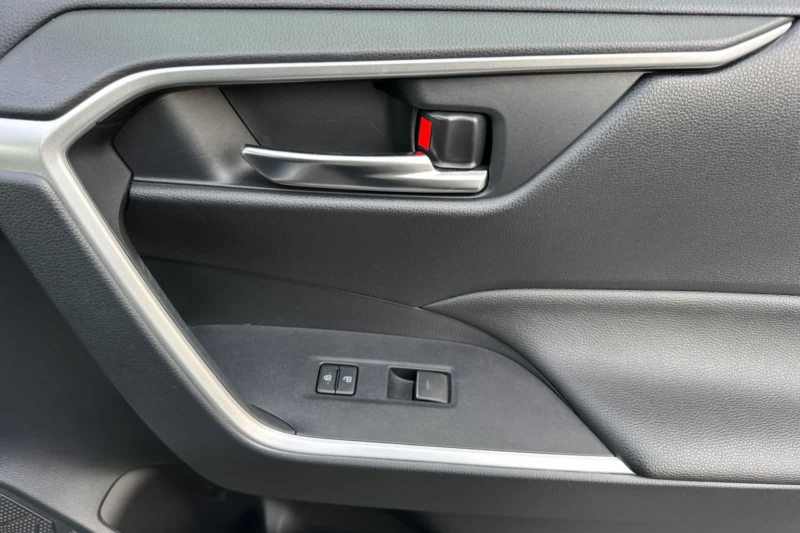 Thumbnail: 2023 Toyota RAV4 - 19