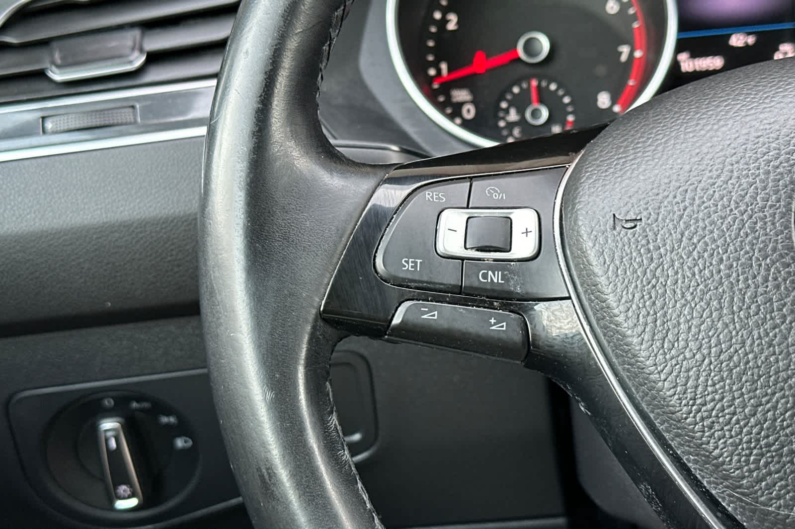 Thumbnail: 2018 Volkswagen Tiguan - 27