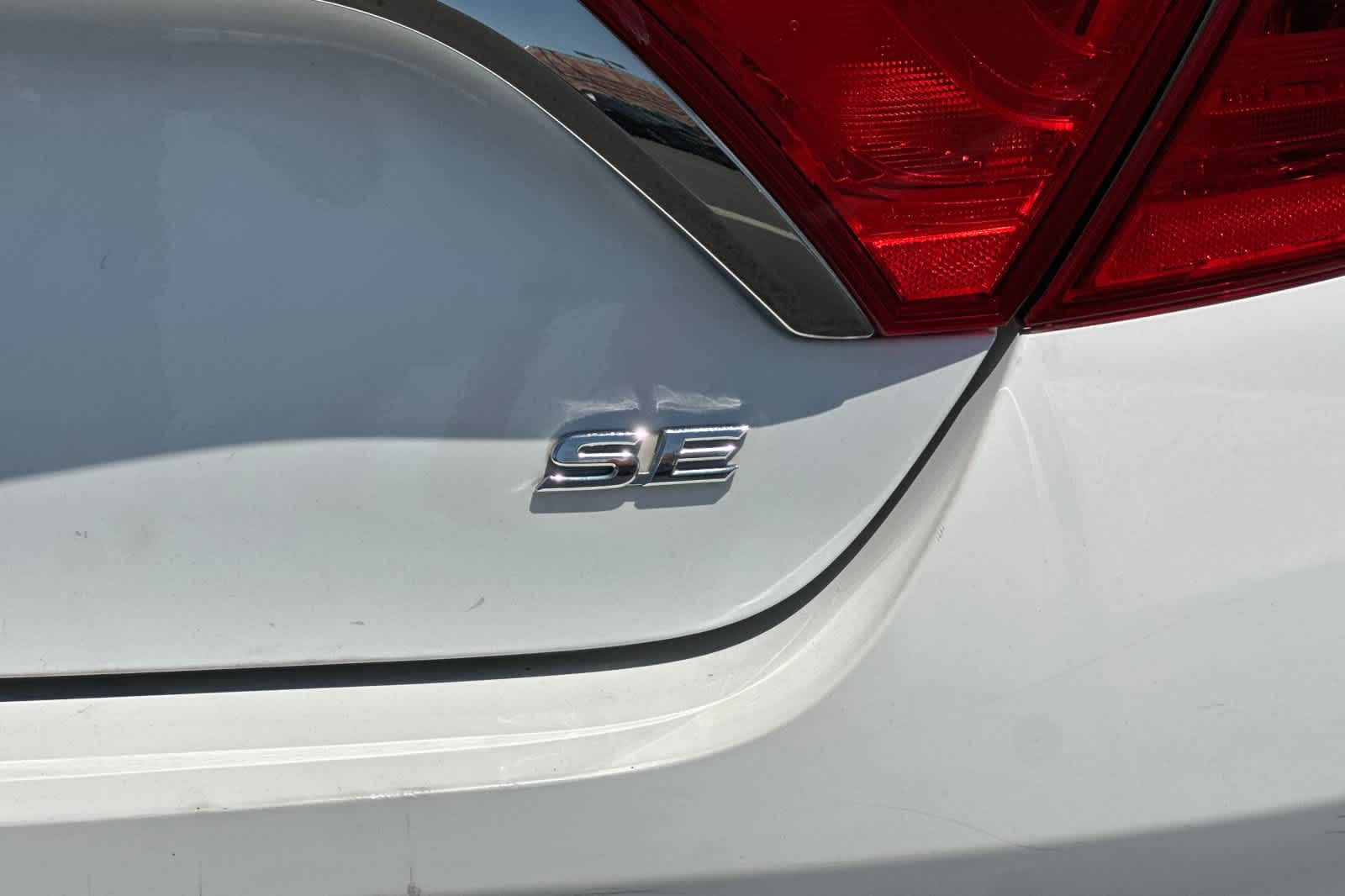Thumbnail: 2016 Toyota Camry - 29