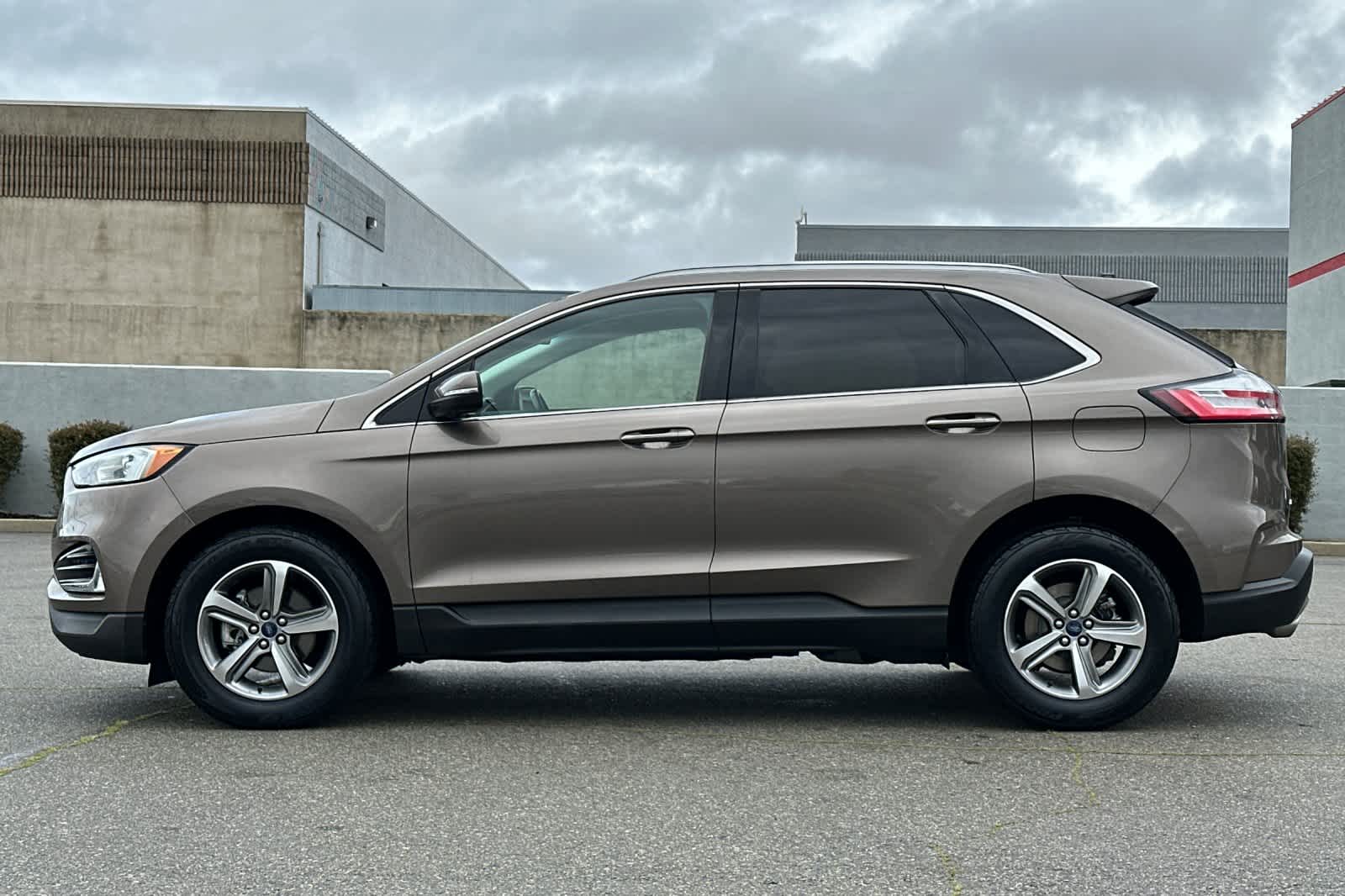 Thumbnail: 2019 Ford Edge - 9