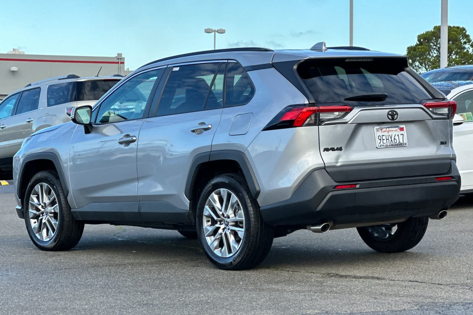 Thumbnail: 2022 Toyota RAV4 - 7