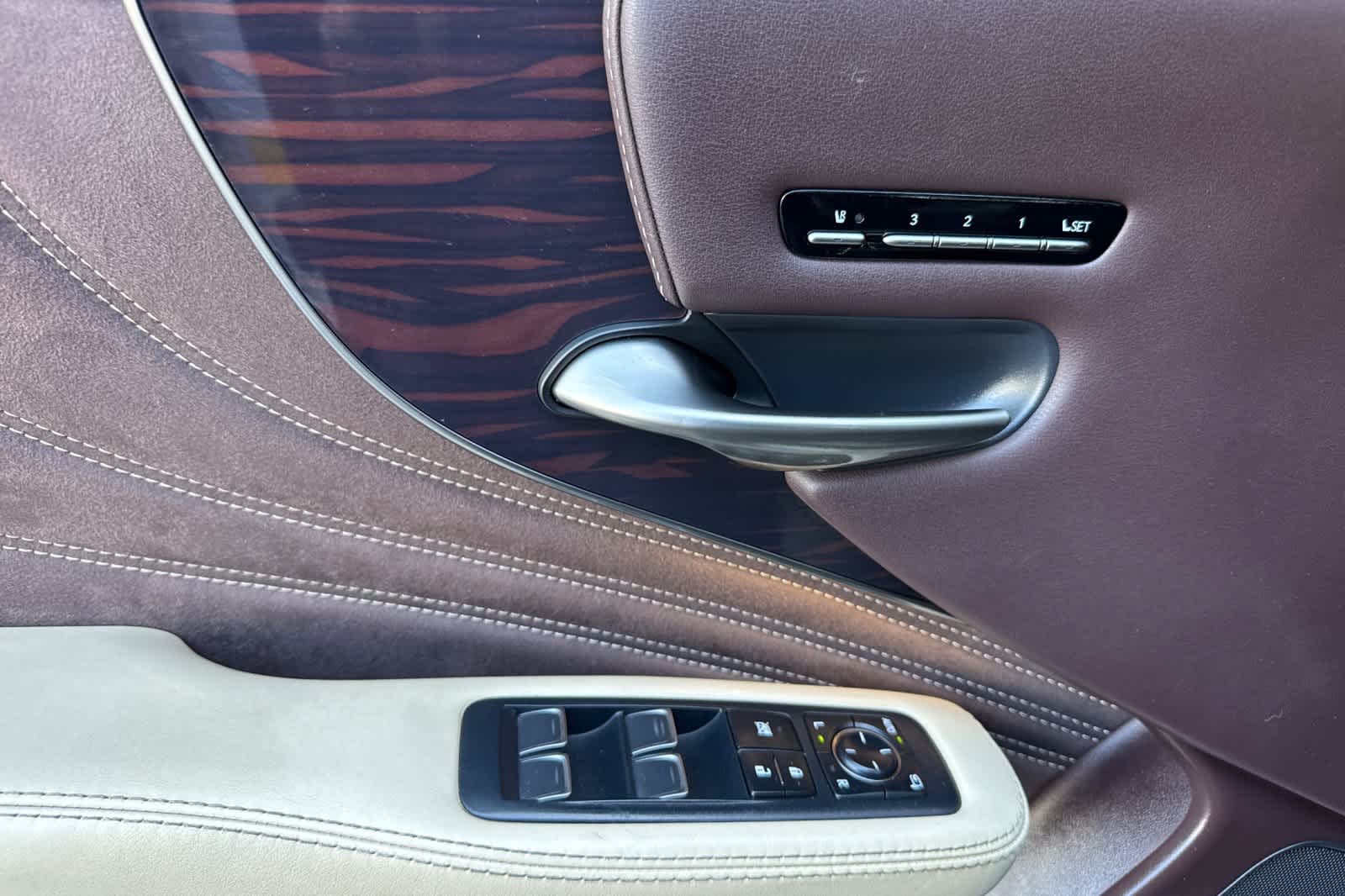 Thumbnail: 2019 Lexus LS - 12