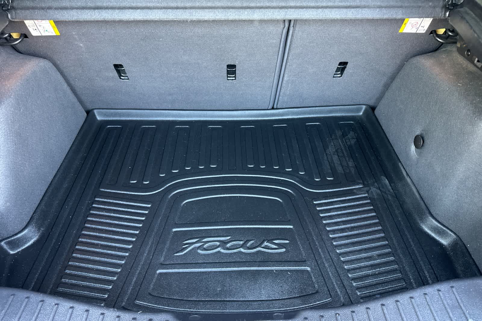 2013 Ford Focus SE 15