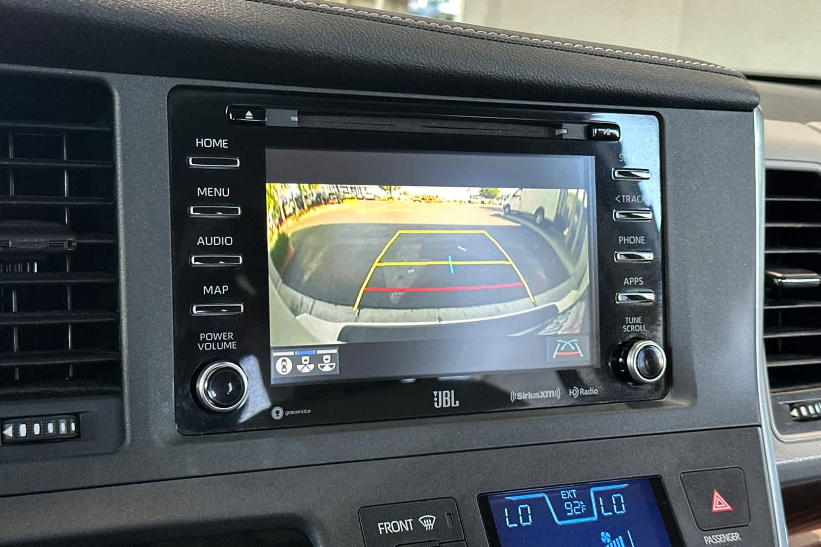 Thumbnail: 2019 Toyota Sienna - 24