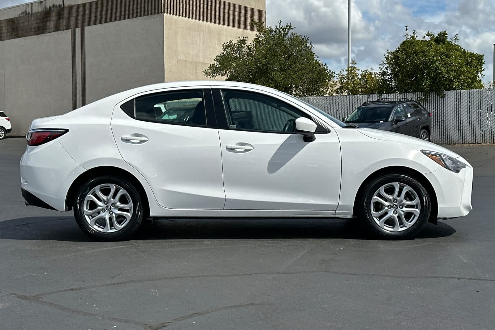 Thumbnail: 2018 Toyota Yaris iA - 6