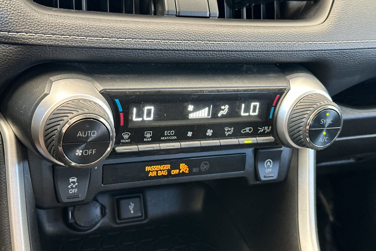 Thumbnail: 2022 Toyota RAV4 - 22