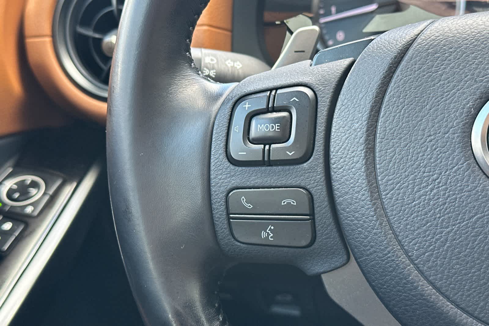 Thumbnail: 2024 Lexus IS - 25