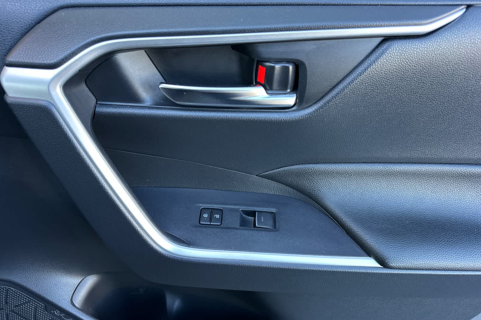 Thumbnail: 2023 Toyota RAV4 - 19