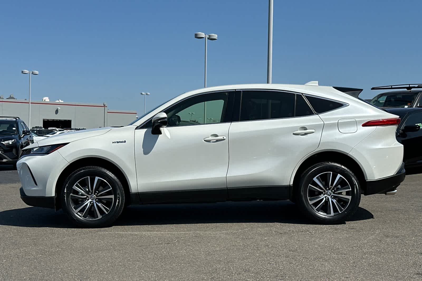 Thumbnail: 2021 Toyota Venza - 9