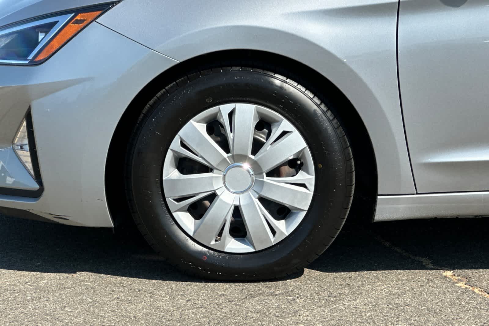 Thumbnail: 2020 Hyundai Elantra - 28