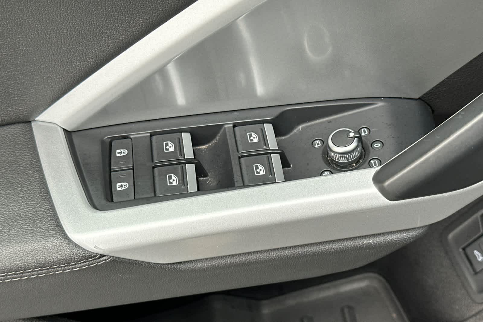 Thumbnail: 2023 Audi Q3 - 13