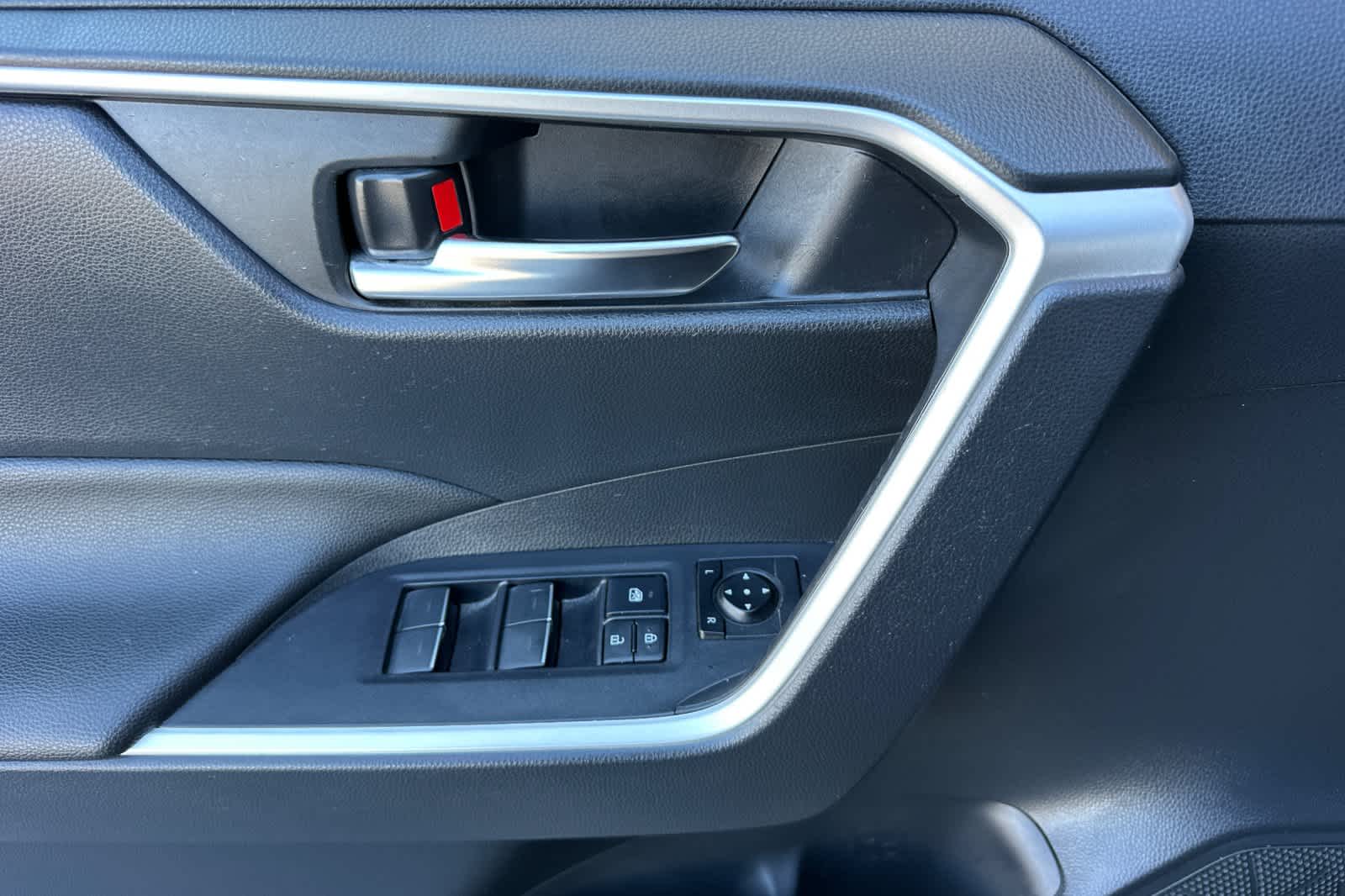 Thumbnail: 2023 Toyota RAV4 - 12