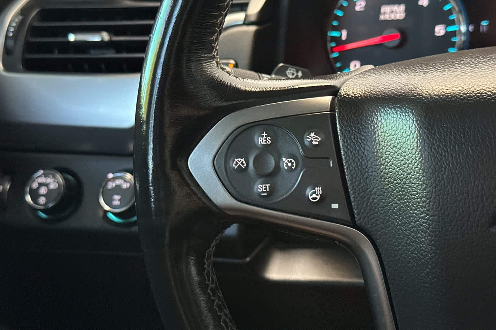 2017 Chevrolet Tahoe LT 28