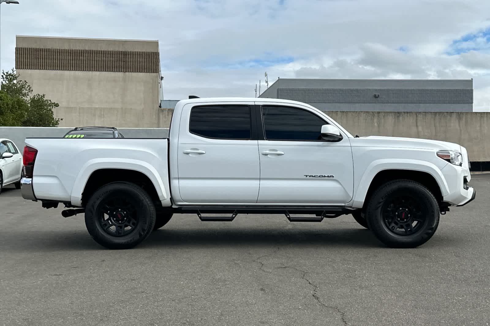 Thumbnail: 2020 Toyota Tacoma - 6