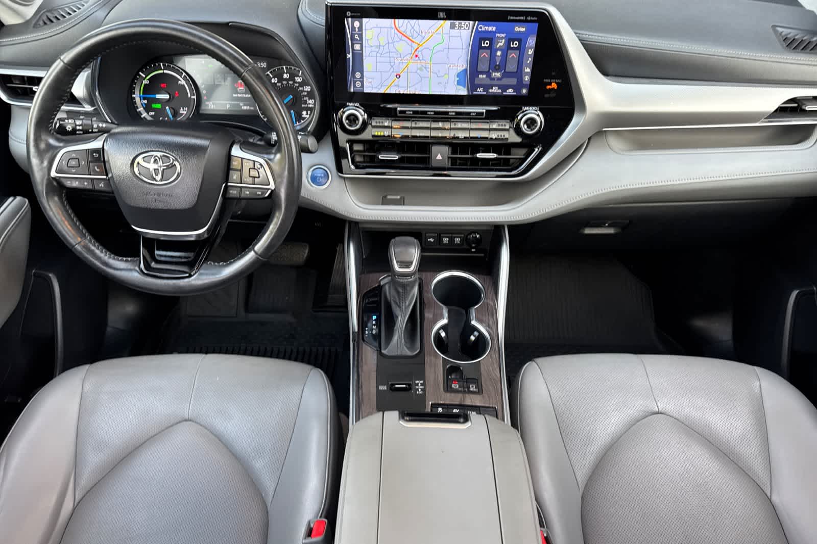 Thumbnail: 2021 Toyota Highlander - 3