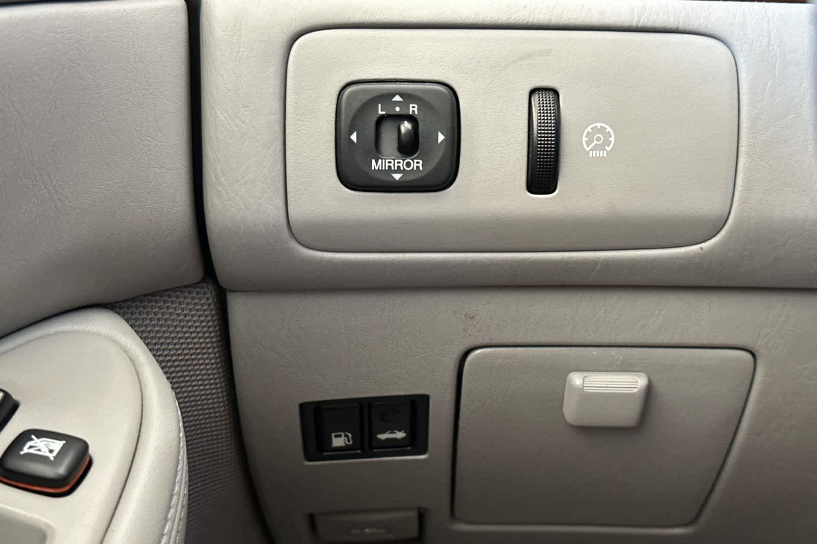 Thumbnail: 2005 Lexus ES - 27