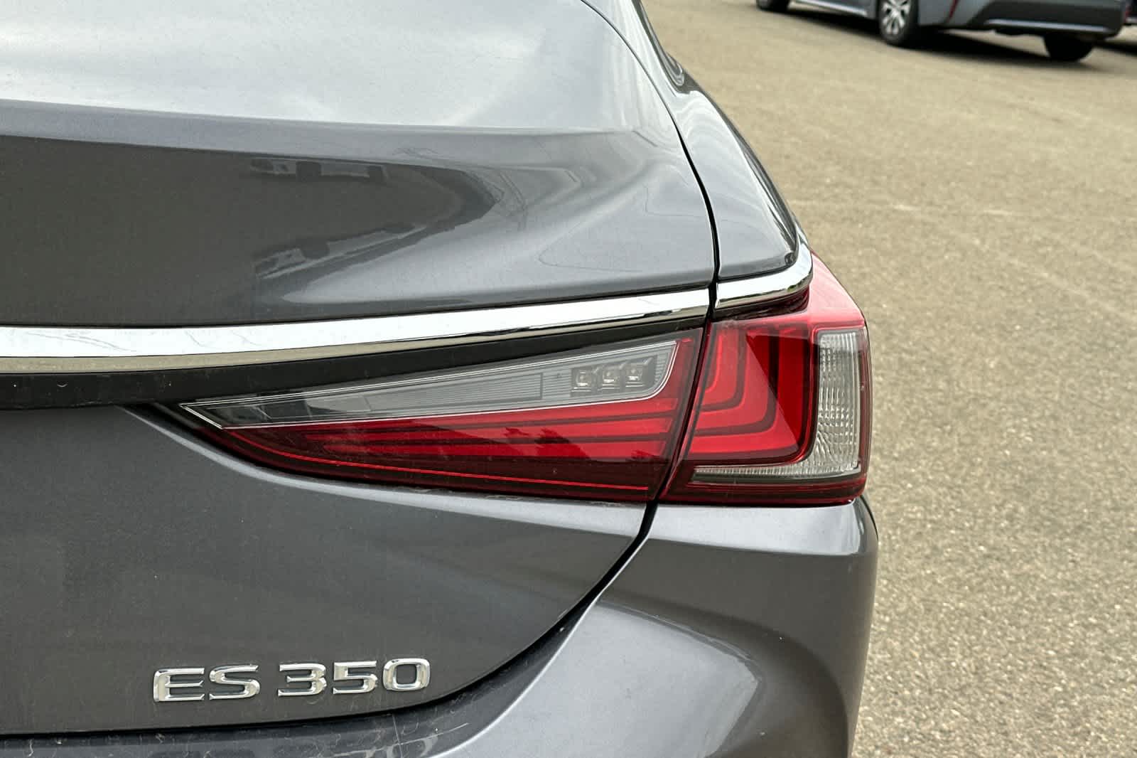 Thumbnail: 2019 Lexus ES - 17