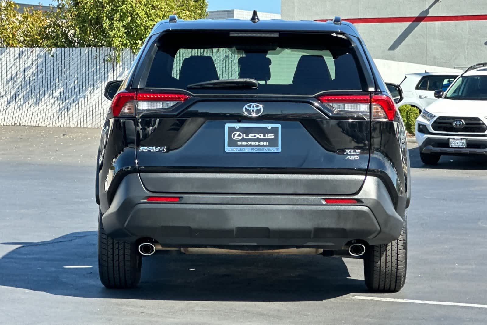 Thumbnail: 2022 Toyota RAV4 - 8