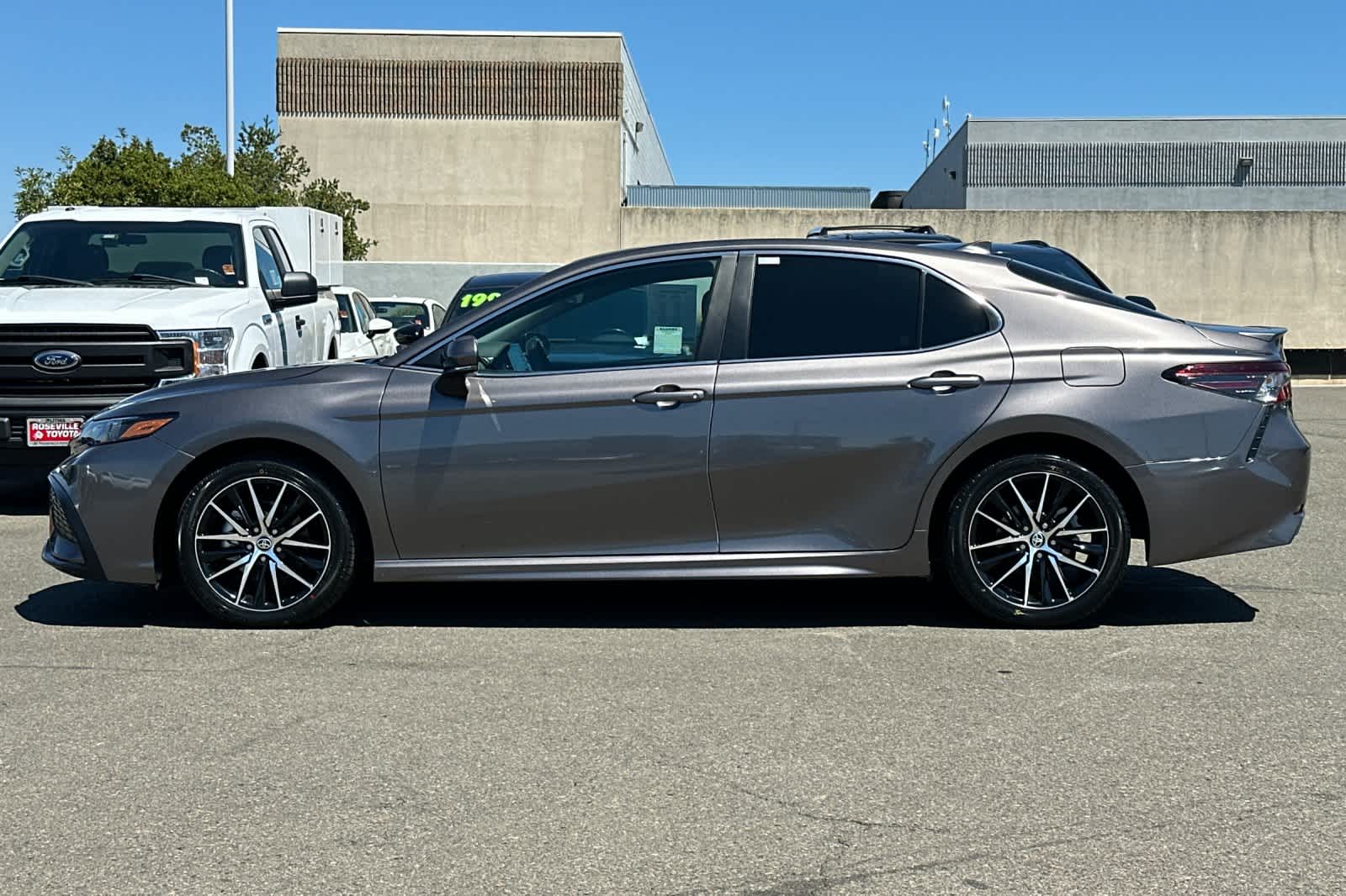 Thumbnail: 2024 Toyota Camry - 9