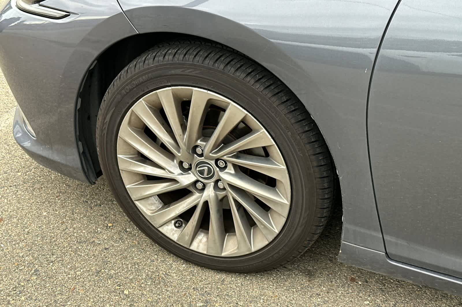 Thumbnail: 2019 Lexus ES - 22