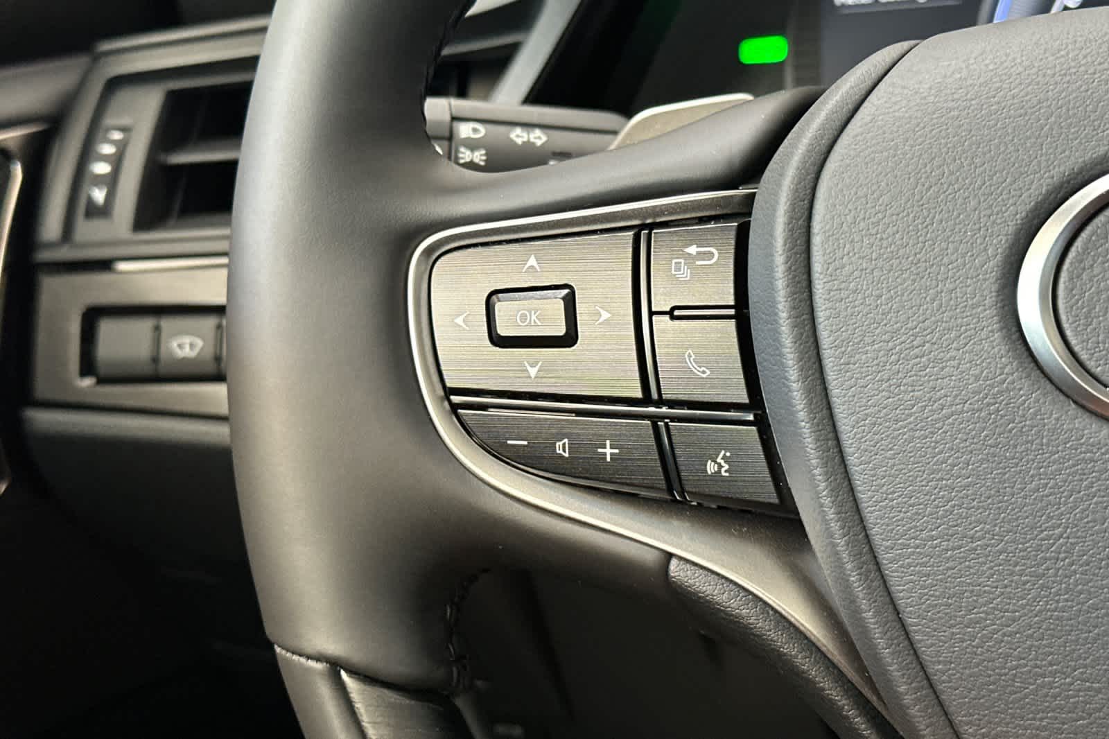 Thumbnail: 2025 Lexus ES - 26